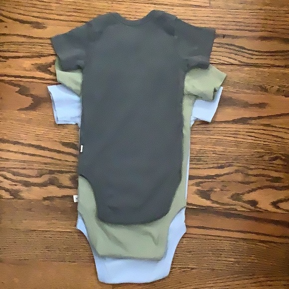 The Honest Company Set of 3 Onesies, Size 12 Mos. - Picture 2 of 8